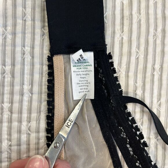 Aerie Plunge Underwire Lace Bra Size 34 C Black - Nude With Black Lace Overlay - Picture 5 of 8